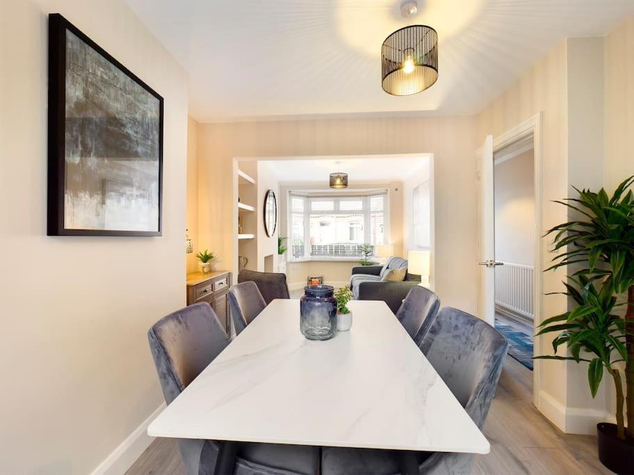 It'S Broadway Baby! Great House Close To City Centre Belfast Bagian luar foto